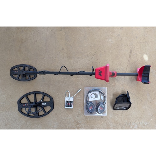 Minelab Vanquish 540 Pro Pack Metal Detector Second Hand